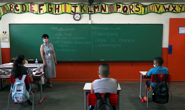 O MEC pretende, em 18 meses, unificar em um aplicativo informações da trajetória dos estudantes (Foto: Amanda Perobelli/Reuters)