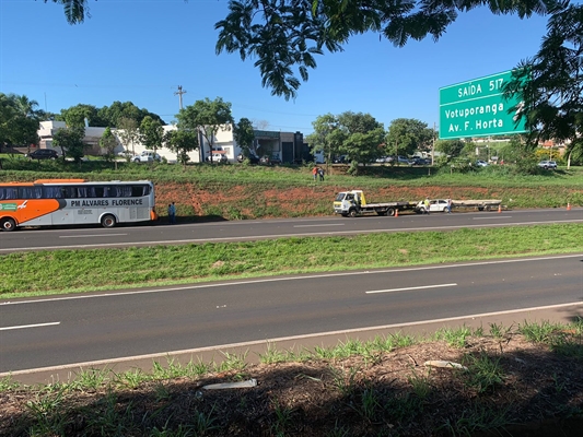 Idosa morreu após o carro em que estava bater em um ônibus na Euclides da Cunha (Foto: A Cidade)