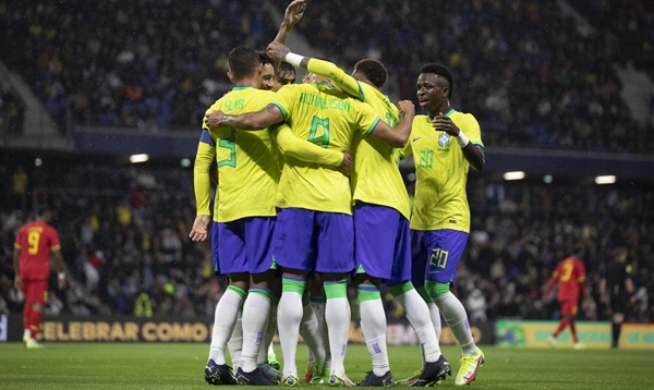 O Brasil busca a classificação antecipada às oitavas de final do Mundial (Foto: CBF