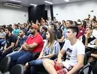A cerimônia de premiação reuniu, no Auditório dos dois campi (Centro e Cidade Universitária), os contemplados com os ingressos (Foto: Unifev)