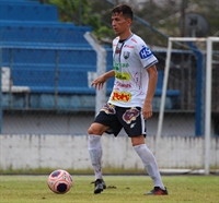 Zagueiro Buiate, da Votuporanguense, que joga na tarde desta quarta-feira contra o Audax (Foto: Rafael Bento/CAV)