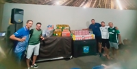 O grupo promoveu um torneio beneficente cujo propósito era arrecadar alimentos para a Santa Casa de Votuporanga (Foto: Divulgação)