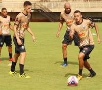 A Votuporanguense fez na manhã de ontem o último treinamento antes do jogo de hoje (Foto: Rafael Nascimento/CAV)