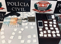 A Polícia Civil prendeu na tarde de quinta-feira (1º) um trio associado para o tráfico de drogas em Valentim Gentil (Foto: Divulgação/Polícia Civil)