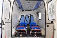 Dois novos veículos foram adquiridos neste ano: uma nova ambulância e um veículo (Foto: Reprodução)
