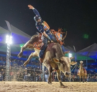 Rodeio de Valentim Gentil reúne competidores de destaque da PBR