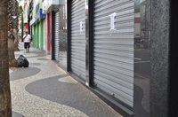 Em meio à pandemia, o comércio segue fechado na cidade
