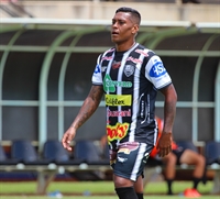 O atacante Silas estreou com a camisa da Votuporanguense no jogo do último domingo (Foto: Rafael Bento/CAV)