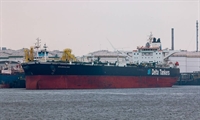 O navio Bouboulina, da empresa grega Delta Tankers, é apontado pela Polícia Federal como causa do derrame de óleo no Nordeste Foto: Reprodução