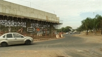 Viaduto está sendo construído na região da Avenida Domingos Falavina ( Foto: Reprodução/TV TEM)