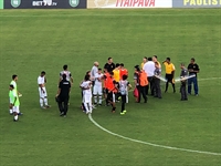 Segundo o árbitro, houve um “tumulto generalizado” no final da partida entre XV de Piracicaba e Votuporanguense (Foto: A Cidade)