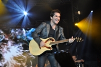 Quem sobe ao palco hoje é o cantor Daniel; show está marcado para começar 23h