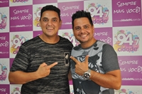 Os cantores contaram durante a passagem pela Cidade FM que a expectativa é muito grande para a nova música de trabalho (Foto: A Cidade)