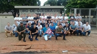 O sargento Heroíto Gomes, chefe de instrução do Tiro de Guerra 02-088, recepcionou na última quinta-feira (1º), os jovens matriculados na 48ª turma de atiradores (Foto: Divulgação)