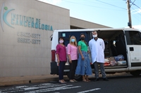 Os itens alimentícios, que foram entregues pelo médico oncologista e titular Dr. Hamilton Zúniga (Foto: Prefeitura de Votuporanga)