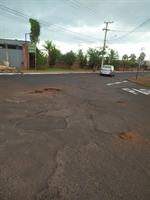 O prefeito Jorge Seba pediu um pouco mais de paciência à população para solucionar o problema de buracos pela cidade (Foto: A Cidade)