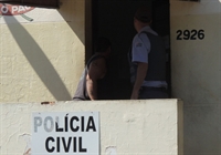  Suspeito foi escoltado pela PM ao Plantão Policial, onde confessou que cometeu o assassinato