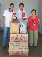 A cada mês, eles fazem doações para o hospital de Votuporanga (Foto: Santa Casa)