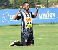 Paulo Henrique, zagueiro da Alvinegra, que joga na tarde deste sábado contra o Taubaté e busca uma vaga no G8 da A2 (Foto: Rafael Bento/CAV)