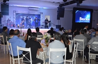 Para marcar o encerramento, a dupla Gian e Giovani animou o jantar de confraternização (Foto: Divulgação)