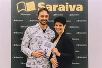 A jornalista Mariana Godoy esteve no lançamento  do livro de André Cavalini, ex-acadêmico da Unifev (Foto: Arquivo Pessoal)