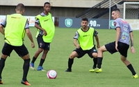 Na manhã de ontem, a Votuporanguense fez o último treinamento para enfrentar o Oeste; jogo ocorre na noite desta sexta-feira (Foto: Rafael Nascimento/CAV)