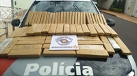 Cerca de 70 quilos de maconha foram apreendidos em Birigui (Foto: Polícia Militar / Divulgação)