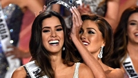 Paulina Vega recebe a coroa da Miss Universo 2013