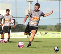 O meia Tiago Tremonti foi liberado pelo DM e deverá ser relacionado para a partida contra o Penapolense no domingo (Foto: Rafael Nascimento/CAV)