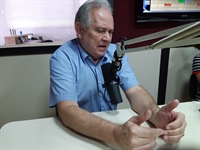 Diretor acadêmico da Faculdade Futura, professor dr. Daniel Carreira Filho, na Cidade FM (Foto: A Cidade)
