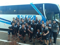 Elenco do Cavinho após a vitória contra o Penapolense na tarde de ontem pelo Campeonato Paulista Sub-20 (Foto: Rafael Bento/CAV)