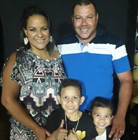 Carlos Eduardo deixou a esposa Erica, os filhos Enzo de 7 anos e Gabriel de 6 anos (Foto: Arquivo Pessoal)
