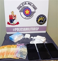 Traficante e motorista de aplicativo que foram pegos com R$ 50 mil em pasta-base de cocaína e foram condenados pela Justiça de Votuporanga (Foto: Divulgação)