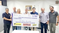 Representantes do Posto do Vilar realizaram a entrega da doação para o Fundo Social de Solidariedade, fruto de uma ação social desenvolvida pelo estabelecimento  (Foto: Prefeitura de Votuporanga)