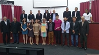 Bibliotecários foram homenageados na noite desta segunda-feira na Câmara Municipal (Foto: Câmara Municipal)