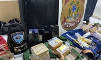 Foi encontrada também uma quarta mala com documentos diversos (Foto: Policia Federal)