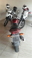 Moto furtada é encontrada pela ROCAM no meio da rua no Pozzobon (Foto: Divulgação/Polícia Militar)