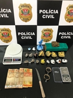 Policiais da Dise apreenderam maconha, cocaína e duas balanças de precisão na casa do suspeito (Foto: Divulgação/Polícia Civil)