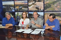 O prefeito João Dado concedeu uma coletiva de imprensa na manhã desta quinta-feira (4) (Foto: Prefeitura de Votuporanga)