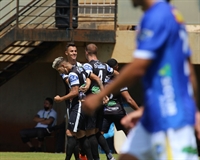 O jogo terminou em 1 a 0, com gol de Murilo, ainda no primeiro tempo (Foto: Rafael Bento/CAV)