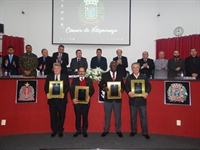 Jorge Augusto Seba, Jaime Pimentel, Lazão e José Rubens Naime foram homenageados na Câmara  (Foto: Daniel Castro/A Cidade)