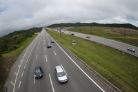 Para subir, os usuários poderão seguir apenas pela pista norte da rodovia dos Imigrantes (Foto:Marcelo Camargo/Agência Brasil)