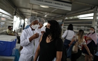 Os casos mais recentes, identificados nesta quinta-feira (2) (Foto: Pilar Olivares/Reuters)