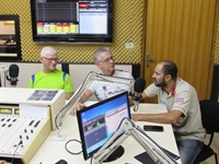 Maurício Santini, Luiz Celso de Oliveira e Baianinho durante entrevista para a Rádio Cidade nesta semana  (Foto: A Cidade)
