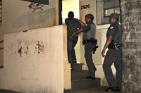 Força Tática da PM prendeu rapaz por tráfico de drogas e porte ilegal de arma de fogo