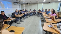 Autoridades de diversos setores da sociedade se reuniram com o intuito de aumentar a sensação de segurança no ambiente escolar (Foto: Prefeitura de Votuporanga)