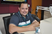 O candidato a prefeito Hery Kattwinkell não fugiu das perguntas mais quentes  (Foto: A Cidade )