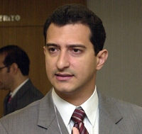 Ele é filho de filho Raquel Viana e Antônio Galloro