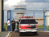 Na tarde do último sábado (24), quatro mulheres foram surpreendidas tentando entrar com drogas na Penitenciária “João Batista de Santana” de Riolândia (Foto: Reprodução)