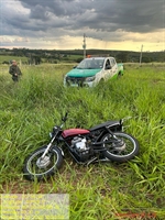 Polícia persegue adolescente em moto adulterada por área de mata em Votuporanga